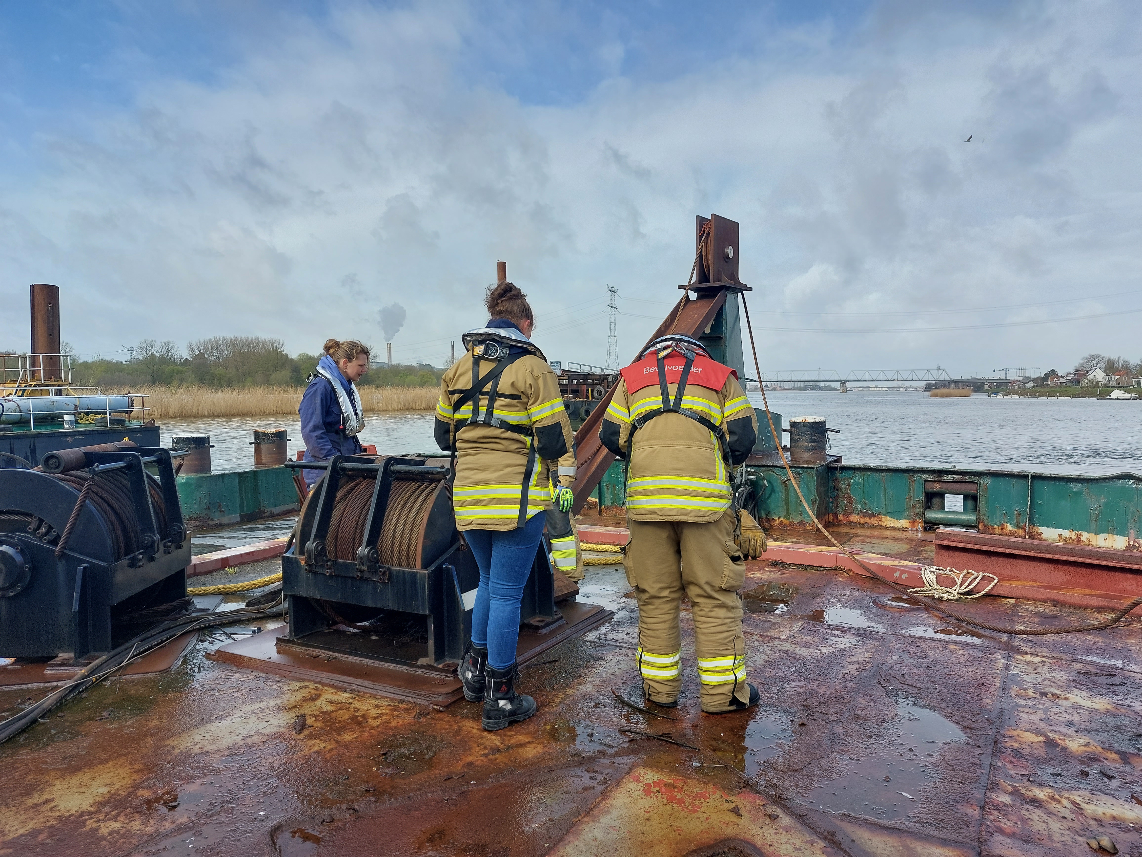 Brandweer hulpverlening op water