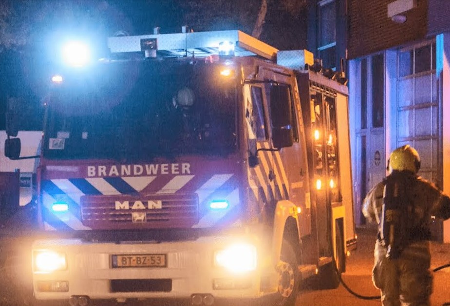 brandweerauto in de nacht