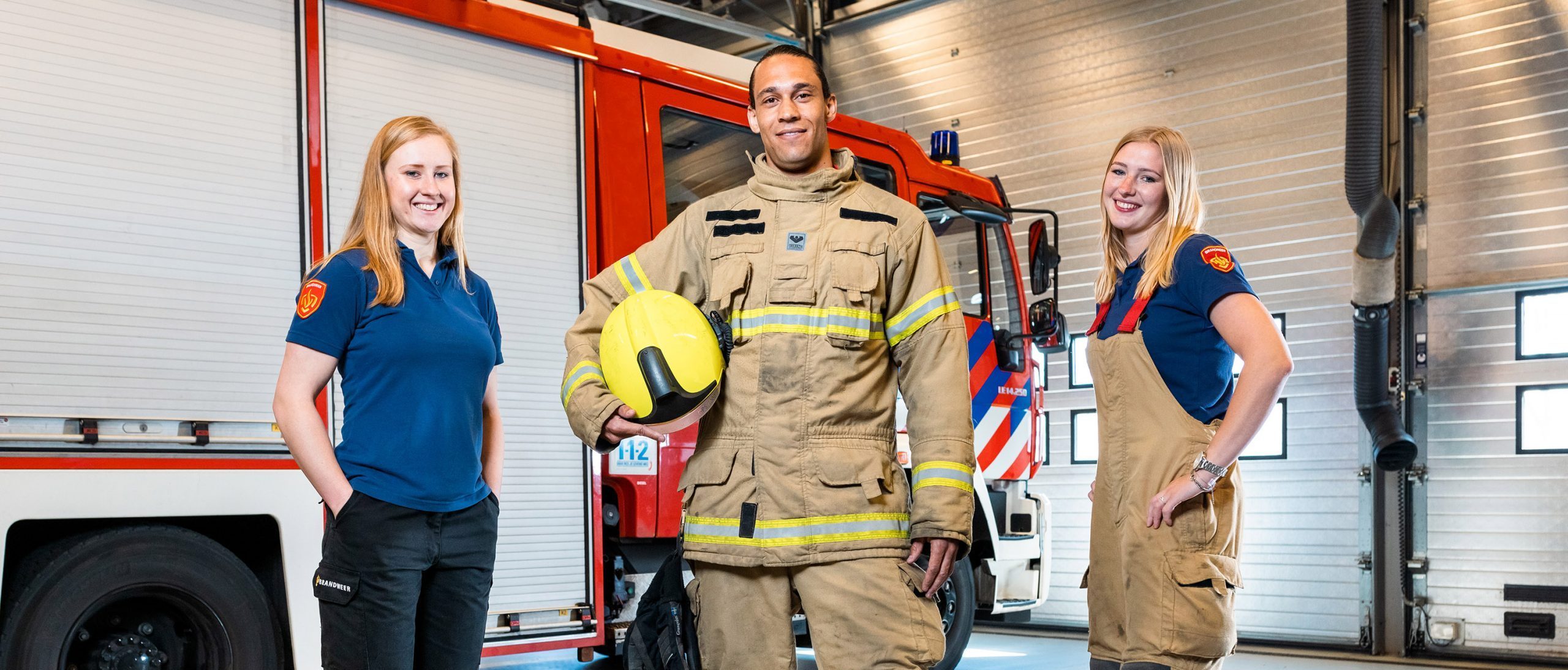 Brandweervrijwilligers Angelique, Ricardo en Mirna.