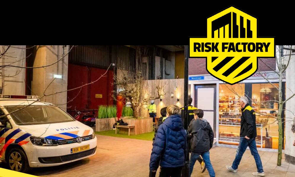 Logo Risk Factory en beeld van kinderen