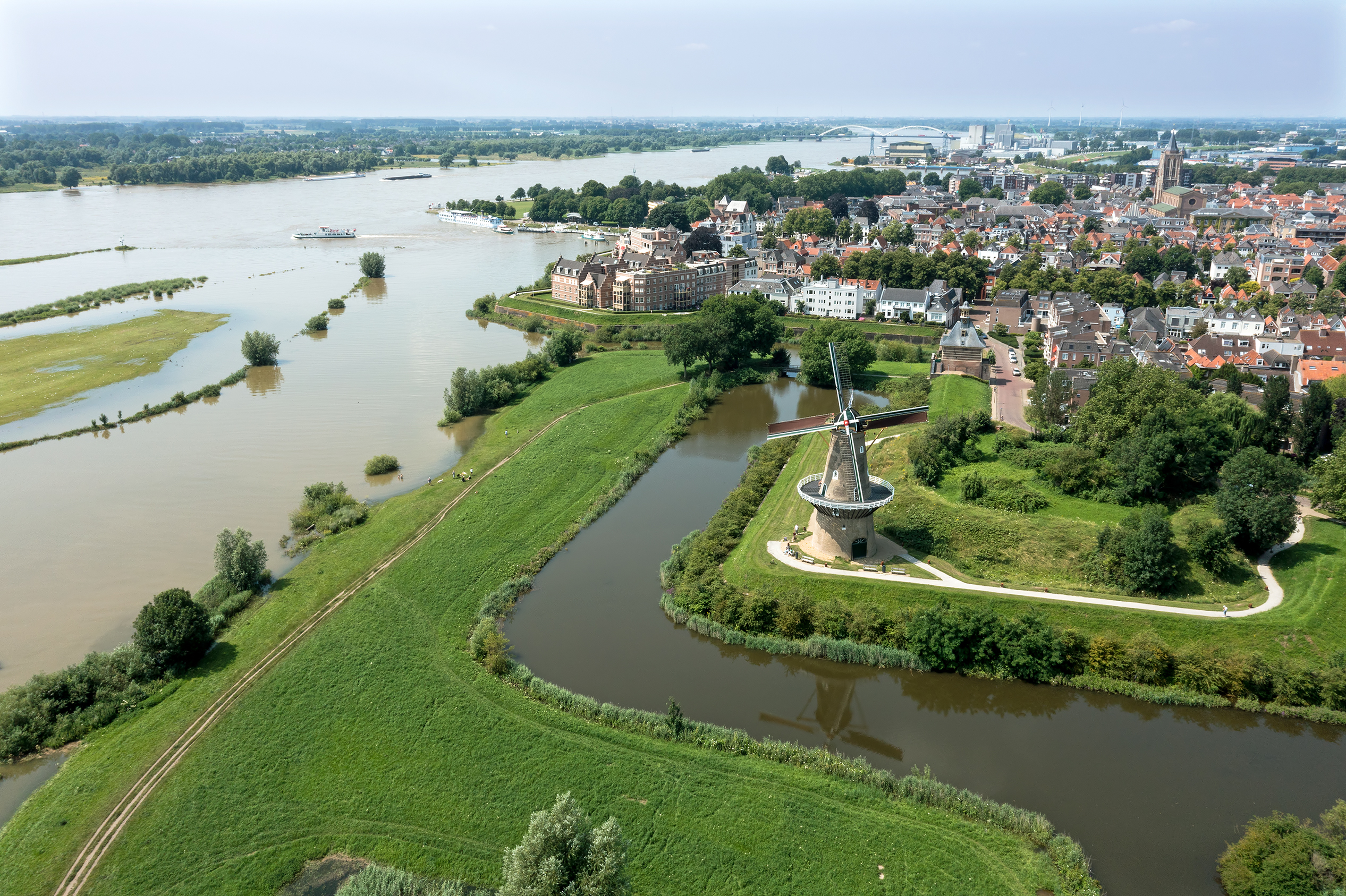 Gorinchem blik van boven molen singel