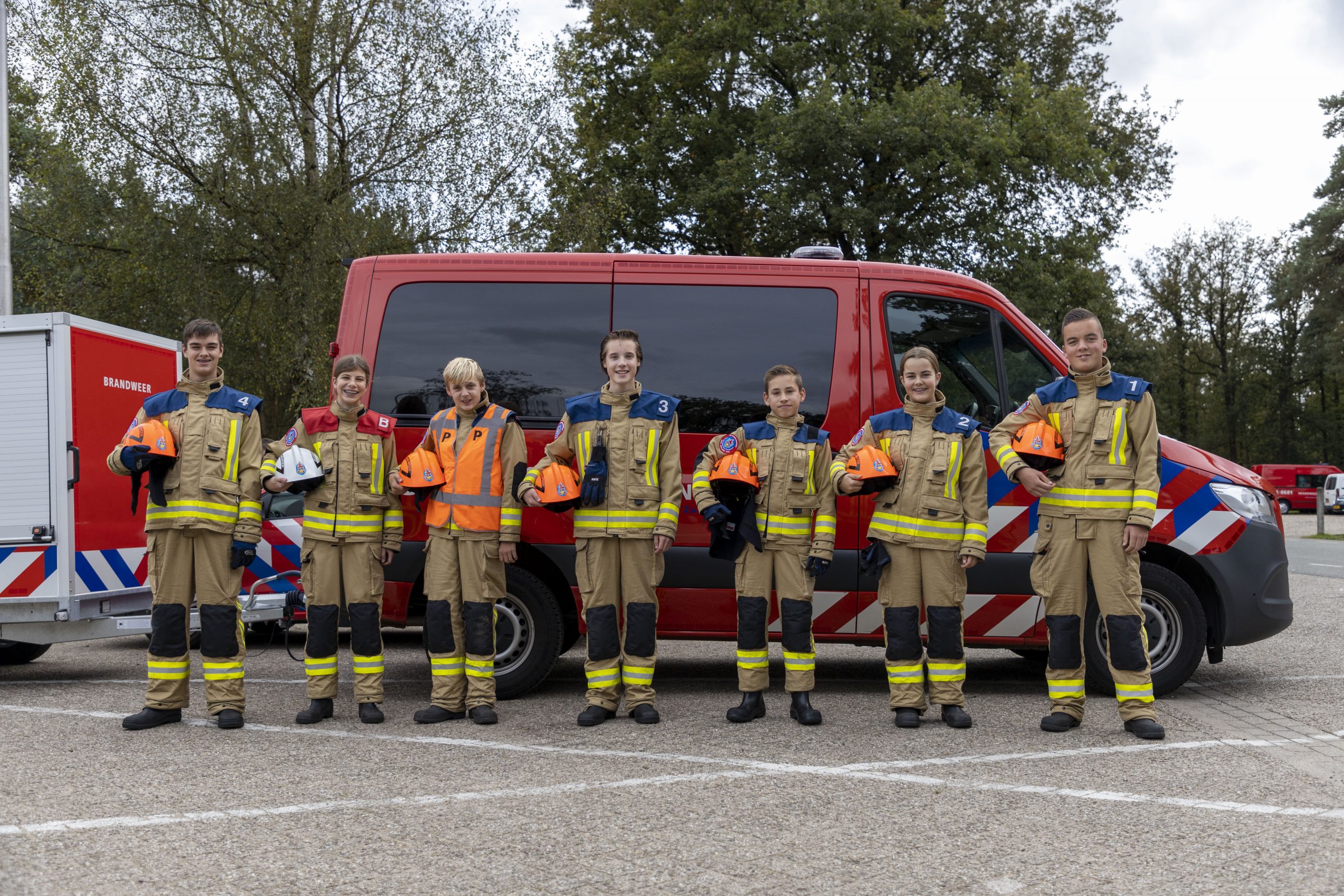 Groepsfoto van jeugdbrandweer Zwijndrechtse Waard